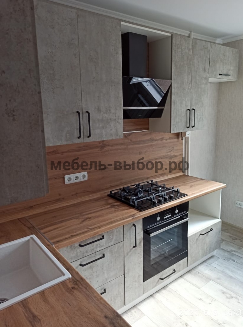 Современная кухня дерево+бетон 👍